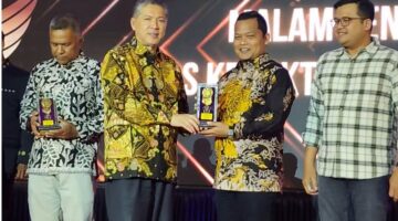 Nurdiansyah Alasta Tunjukkan Peran Strategis Alumni, FKH USK Berikan Penghargaan dalam Rangka Milad ke-65